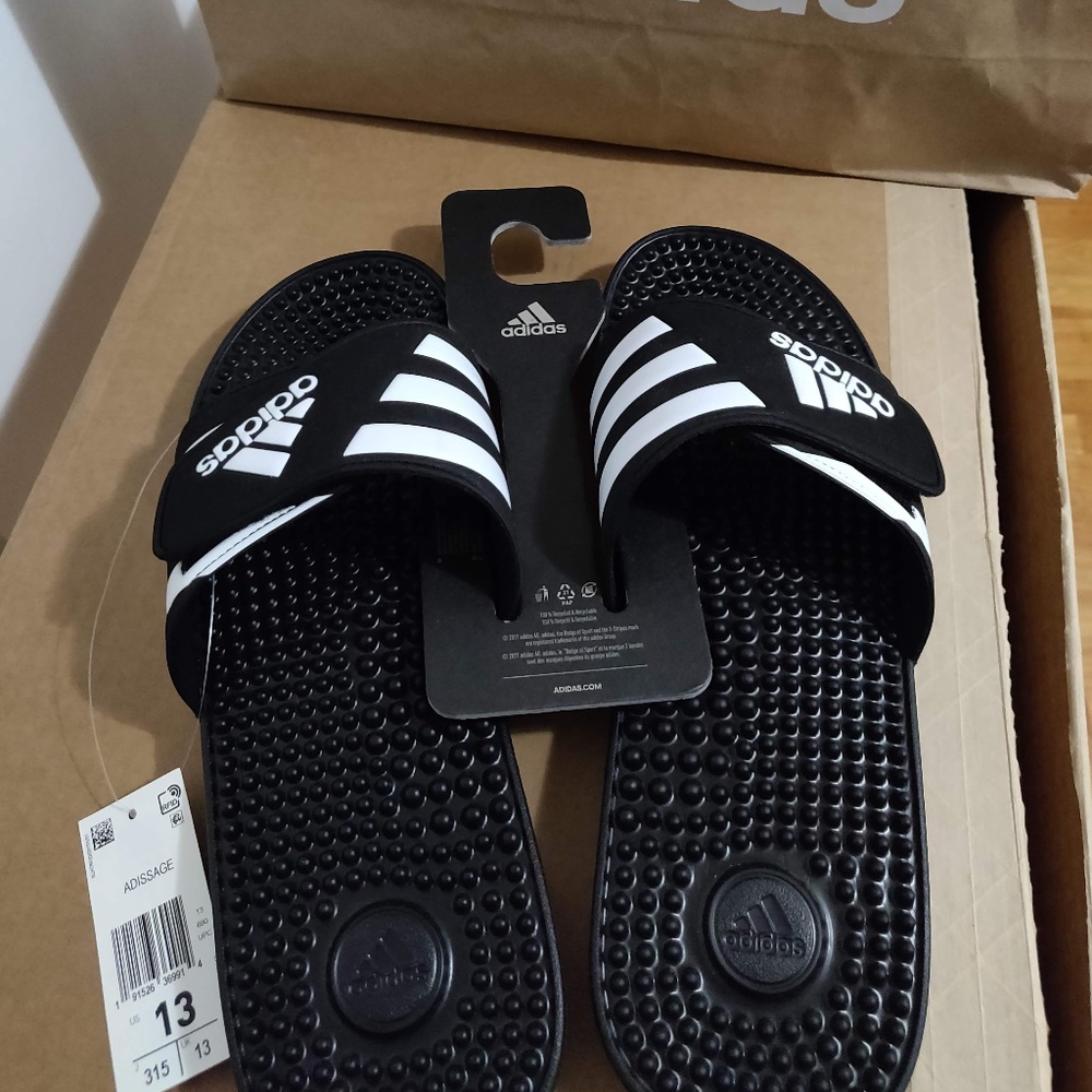 BRAND NEW w/ Tags - ADIDAS Men's Adissage Slides